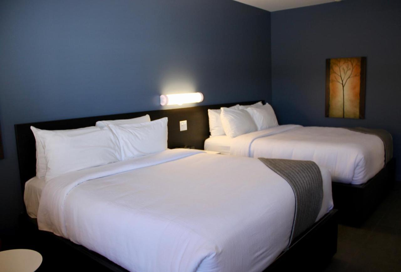 Le Dauphin St-Hyacinthe Hotel Saint-Hyacinthe Ngoại thất bức ảnh